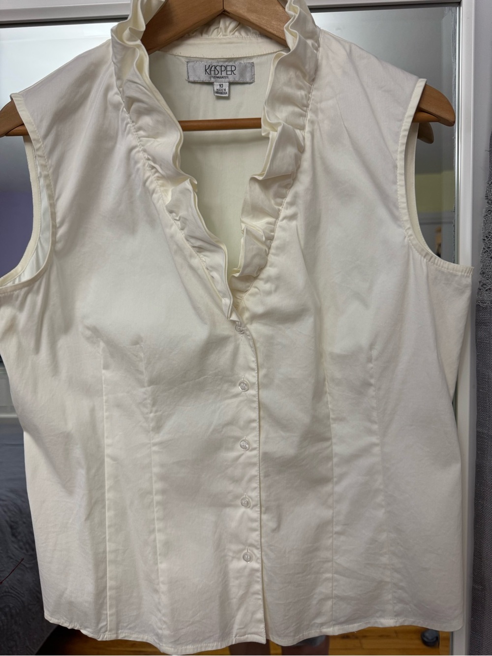 Kasper Cream Sleeveless Ruffle V-Neck Button Front Blouse